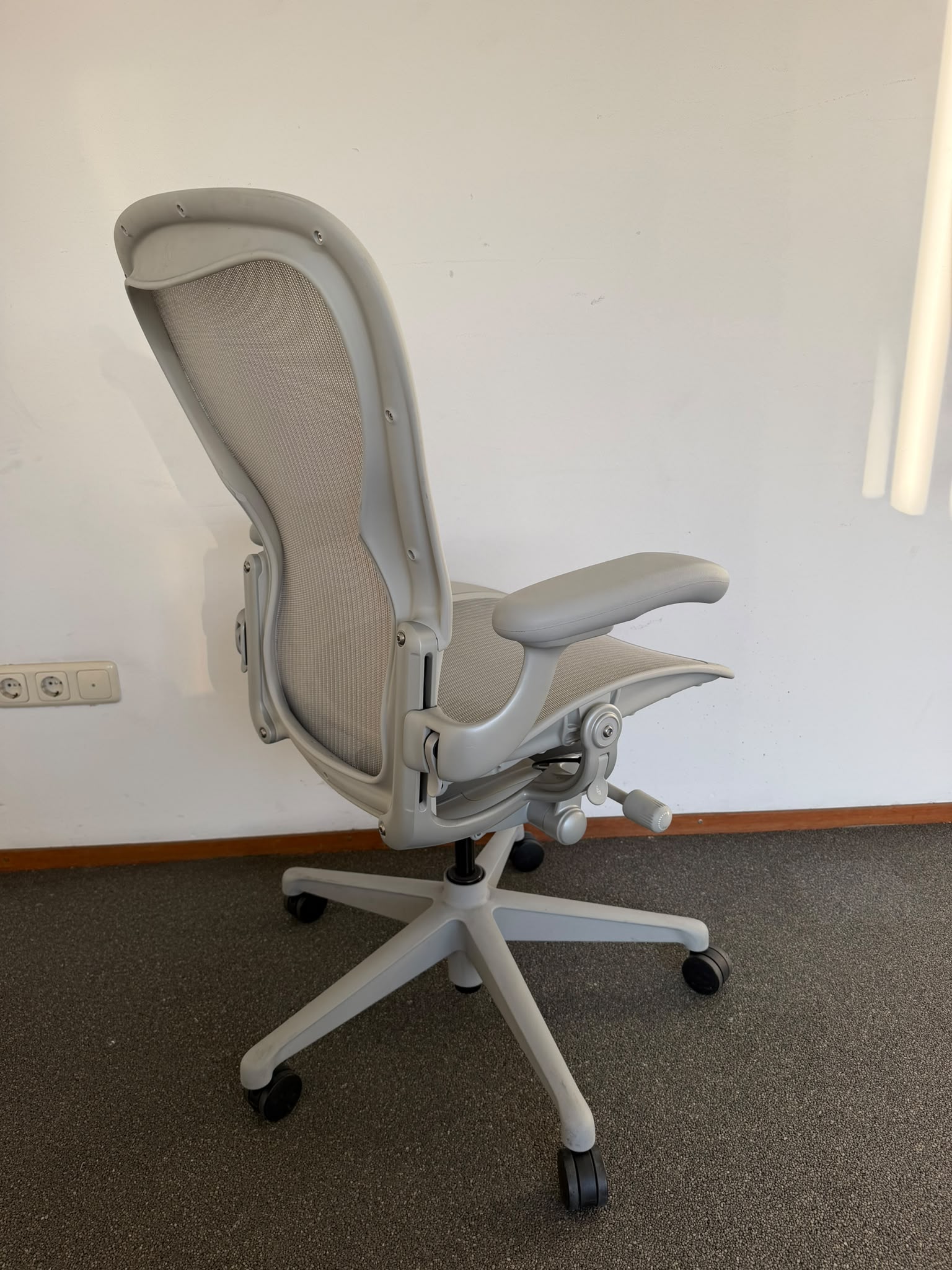 Herman Miller Aeron Remastered Mineral C - 002